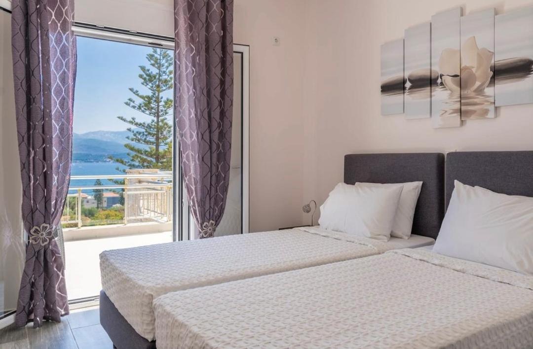 Diwani Luxury Villas Lixouri Exterior photo